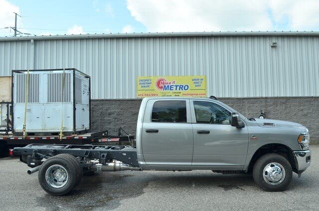 2024 RAM 3500 Chassis Tradesman Crew Cab LB DRW 4WD
