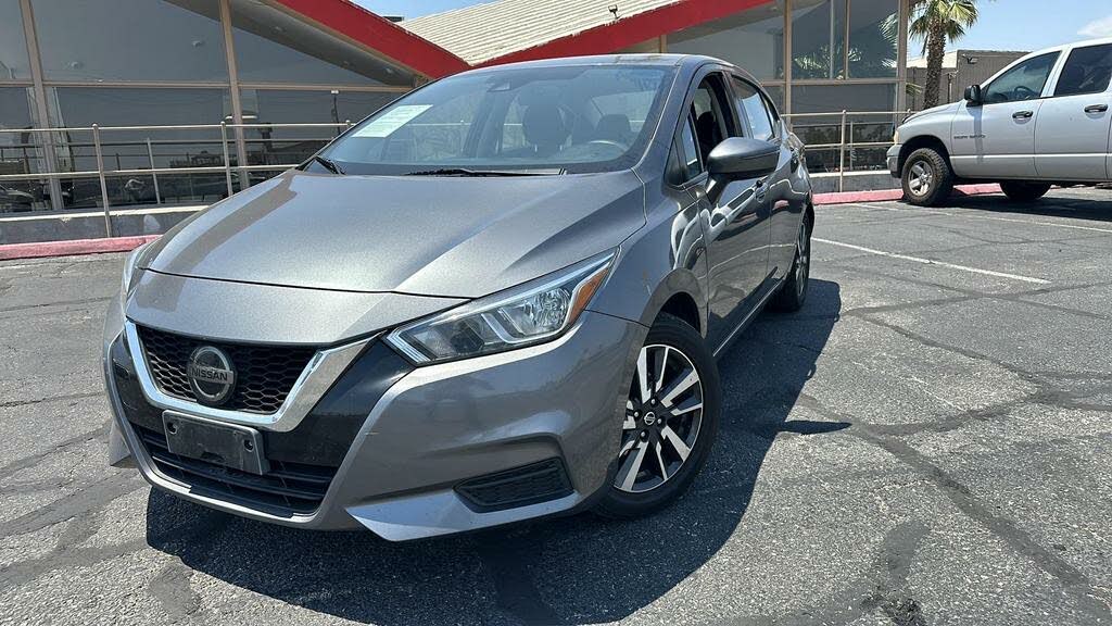 2020 Nissan Versa SV FWD