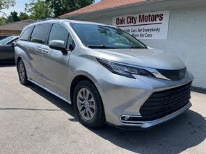 Toyota Sienna XLE 7-Passenger FWD