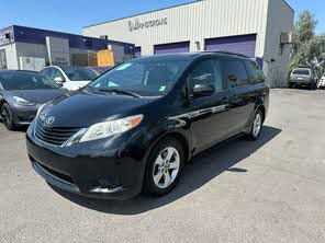 Toyota Sienna XLE 7-Passenger Auto Access Seat