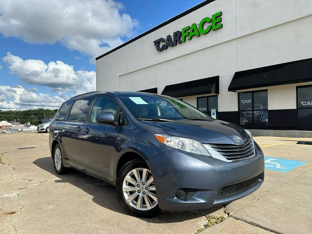 2017 Toyota Sienna LE 7-Passenger AWD