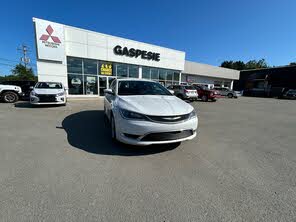 Chrysler 200 Limited Sedan FWD