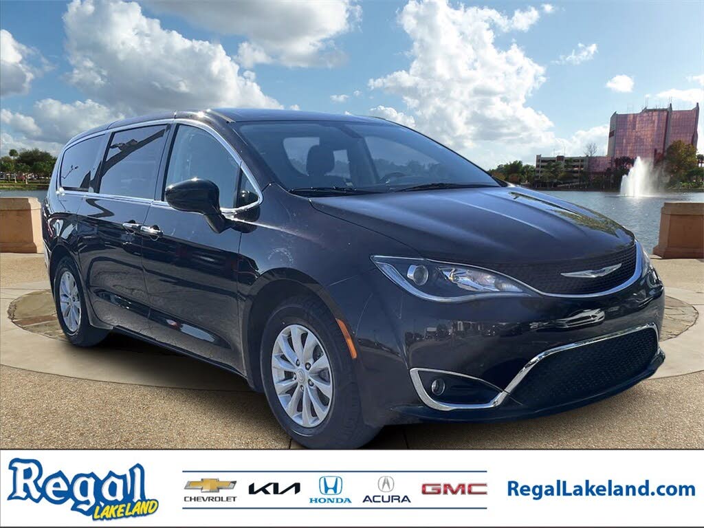 2019 Chrysler Pacifica Touring Plus FWD