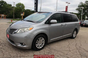 Toyota Sienna XLE 7-Passenger Auto Access Seat