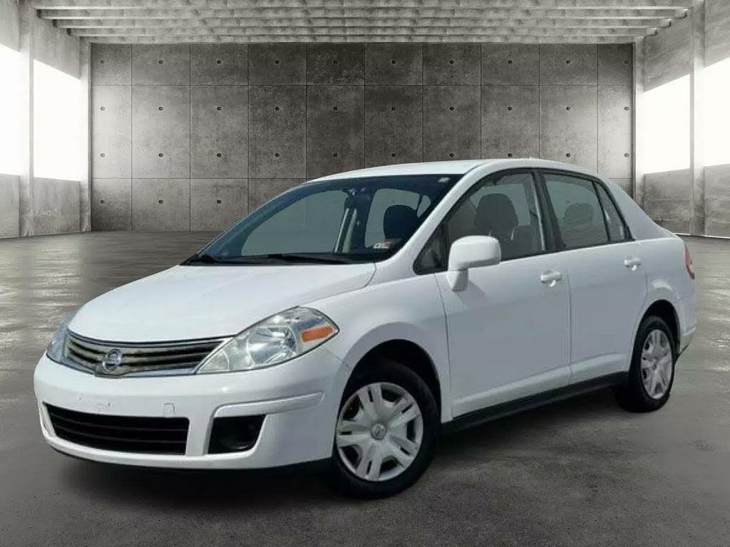 2011 Nissan Versa 1.8 S