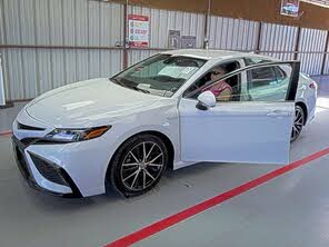 Toyota Camry SE FWD