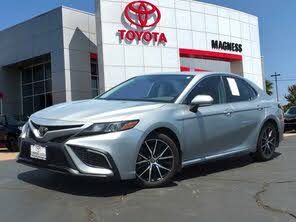 Toyota Camry SE FWD