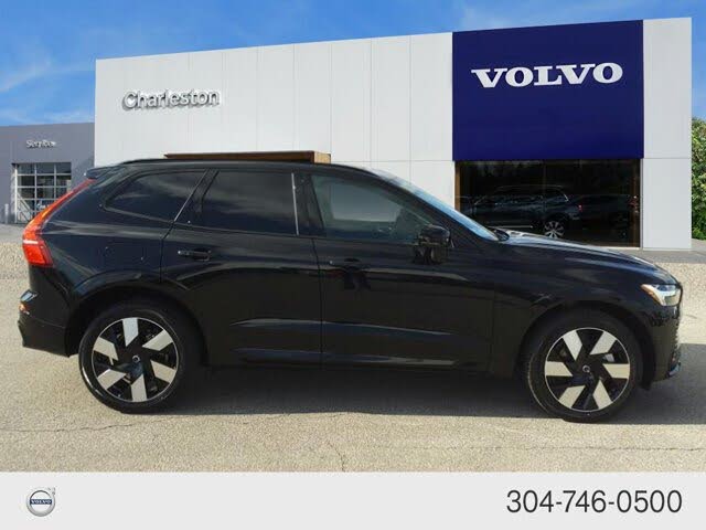 2024 Volvo XC60 Recharge T8 Plus Dark Theme eAWD