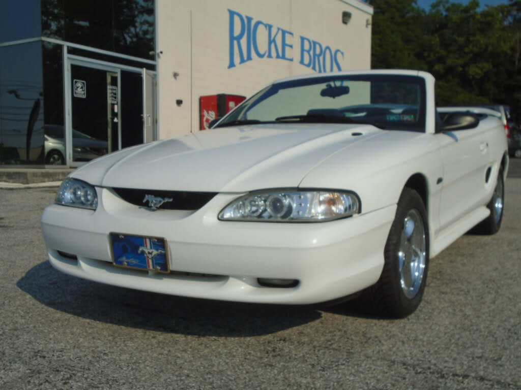 1997 Ford Mustang GT Convertible RWD