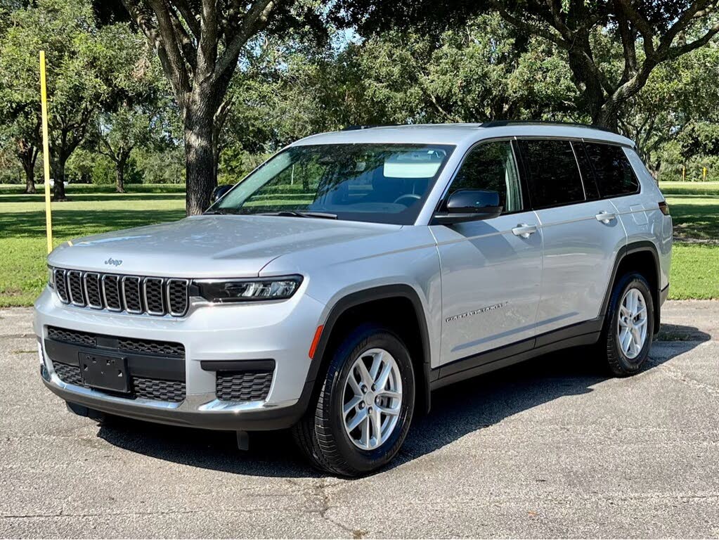 2022 Jeep Grand Cherokee L Laredo 4WD