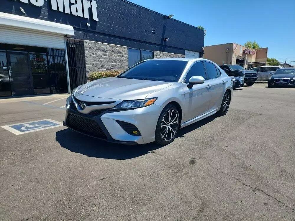 2018 Toyota Camry SE