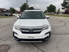 Honda Pilot Touring AWD with Rear Captain's Chairs