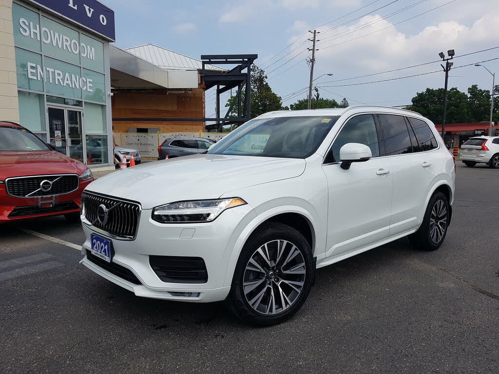 2021 Volvo XC90 T6 Momentum 7-Passenger AWD