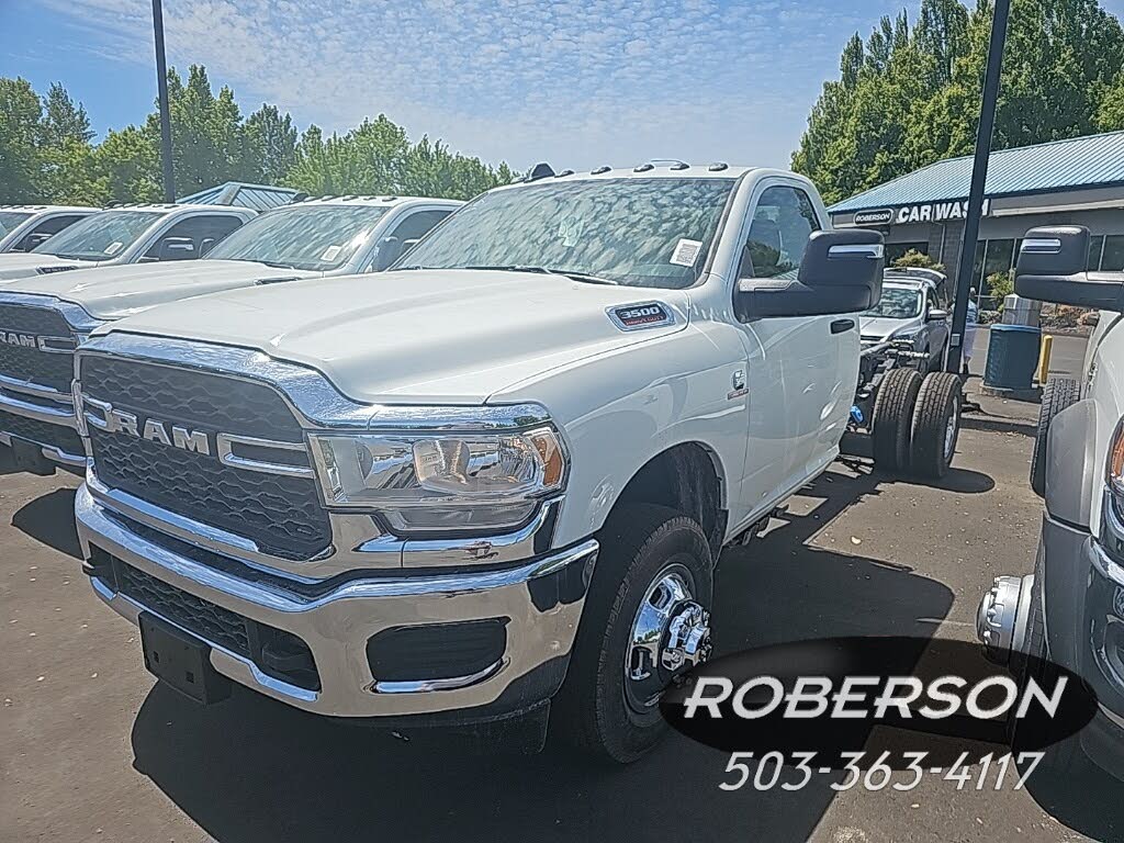 2024 RAM 3500 Chassis Tradesman Regular Cab LB DRW 4WD
