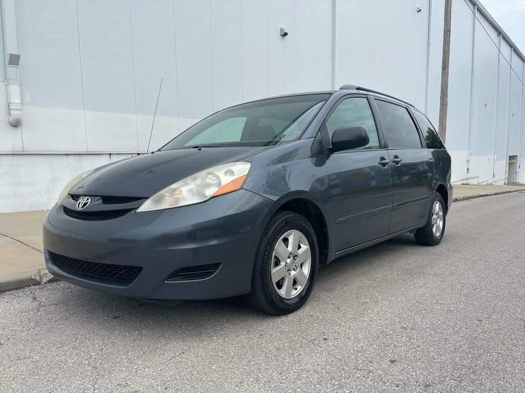 2007 Toyota Sienna LE 8 Passenger