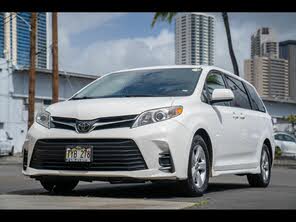 Toyota Sienna LE 7-Passenger FWD with Auto-Access Seat