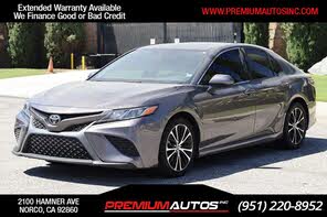 Toyota Camry SE FWD