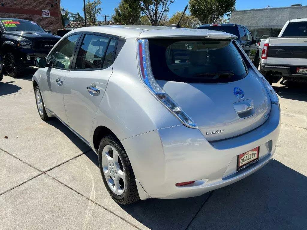 2011 Nissan LEAF SL