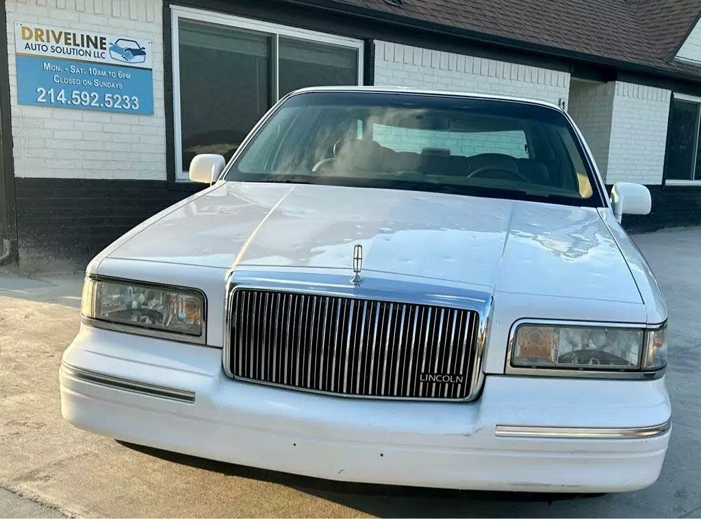 1997 Lincoln Town Car Signature