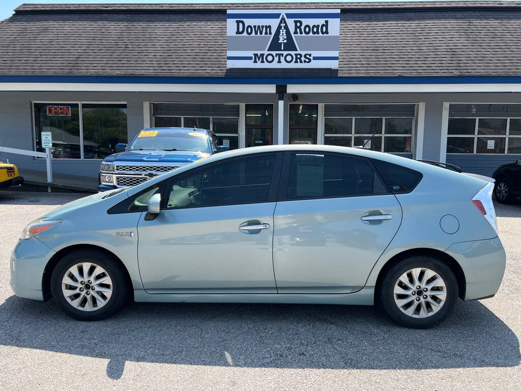 2014 Toyota Prius Plug-In Hybrid FWD