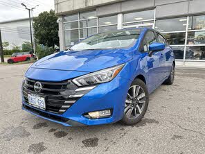 Nissan Versa SV FWD