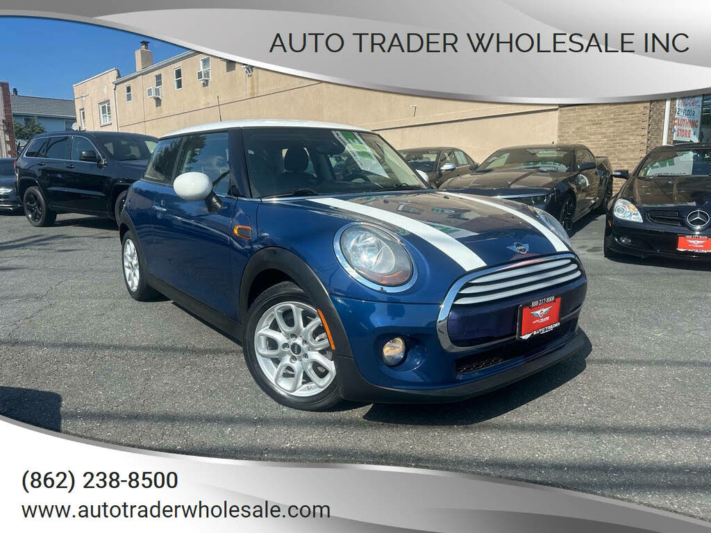 2015 MINI Cooper 2-Door Hatchback FWD