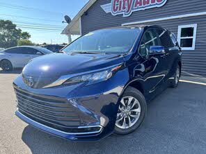 Toyota Sienna XLE 8-Passenger FWD