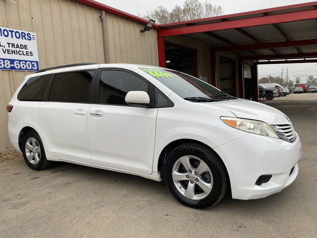 2017 Toyota Sienna LE Mobility 7-Passenger FWD