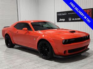 Dodge Challenger R/T Scat Pack Widebody RWD