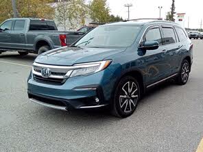 Honda Pilot Touring AWD with Rear Captain's Chairs