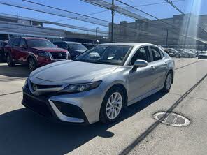 Toyota Camry SE FWD