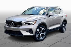 Volvo XC40 B5 Plus Bright Theme AWD