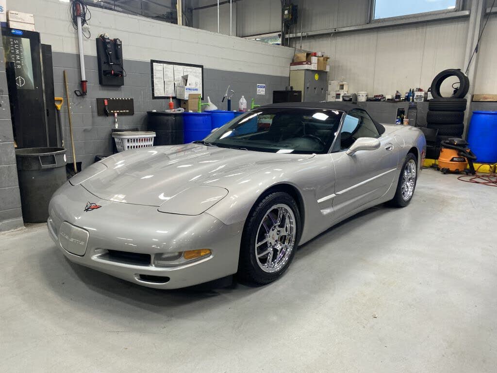 2004 Chevrolet Corvette Convertible RWD