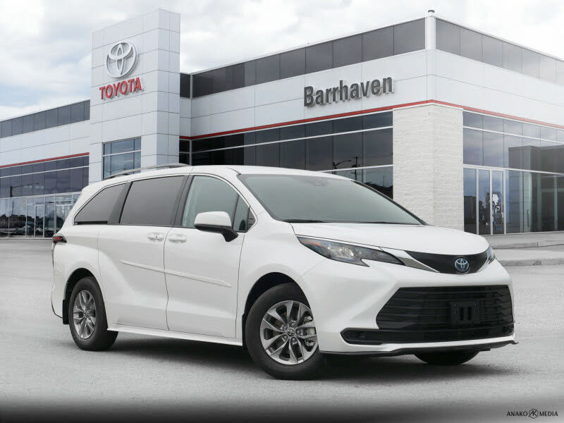 2024 Toyota Sienna LE 8-Passenger FWD