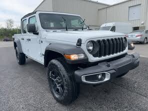 Jeep Gladiator Sport Crew Cab 4WD