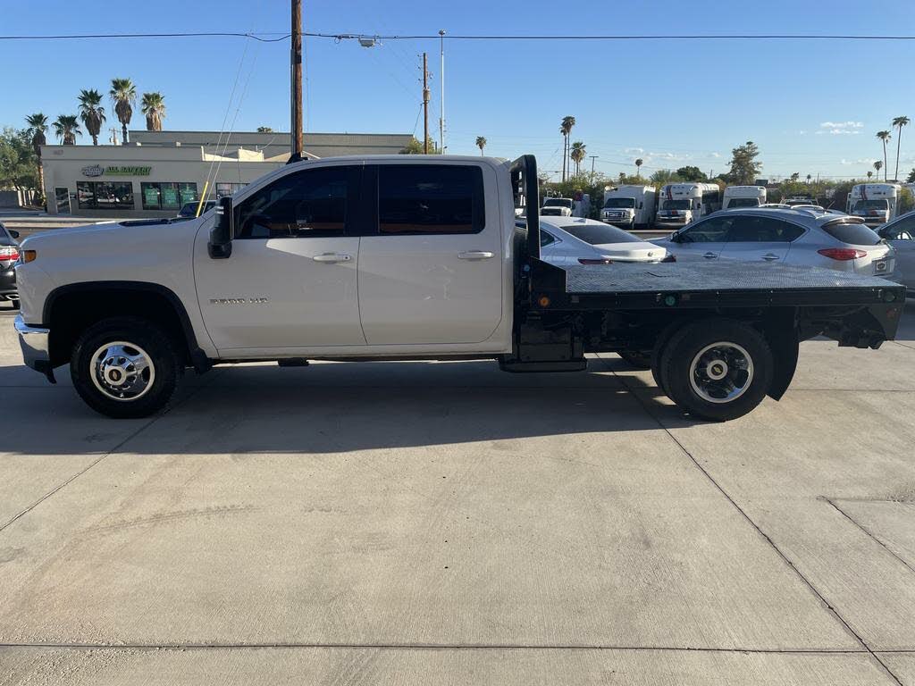 2020 Chevrolet Silverado 3500HD Chassis LT Crew Cab RWD
