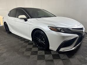 Toyota Camry Hybrid XSE FWD