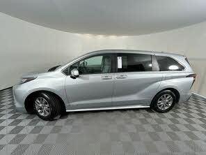 Toyota Sienna LE 8-Passenger FWD