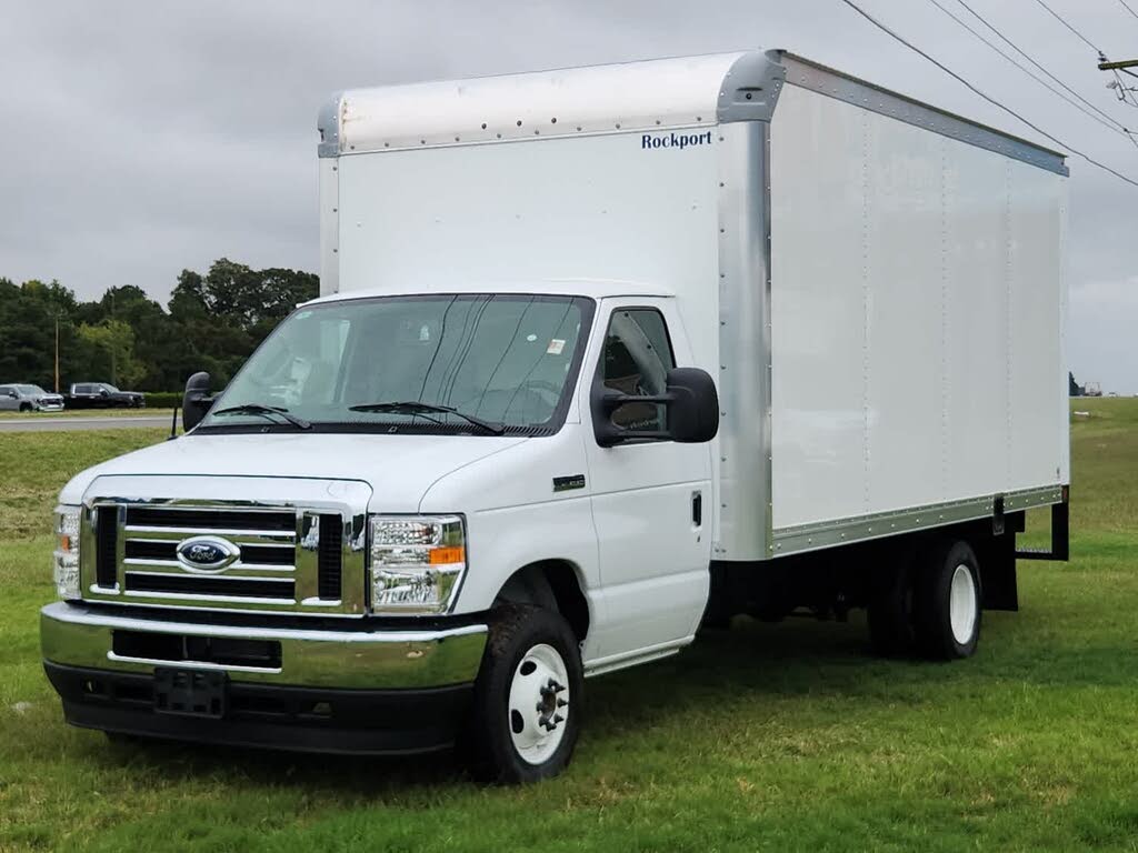 2025 Ford E-Series Chassis E-350 SD Cutaway SB DRW RWD