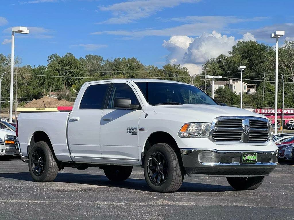2019 RAM 1500 Classic SLT Crew Cab 4WD