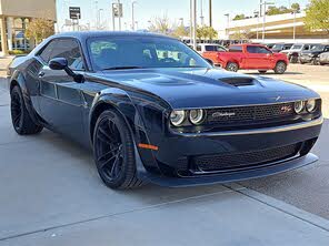 Dodge Challenger R/T Scat Pack Widebody RWD