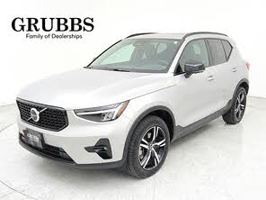 Volvo XC40 B5 Plus Dark Theme AWD