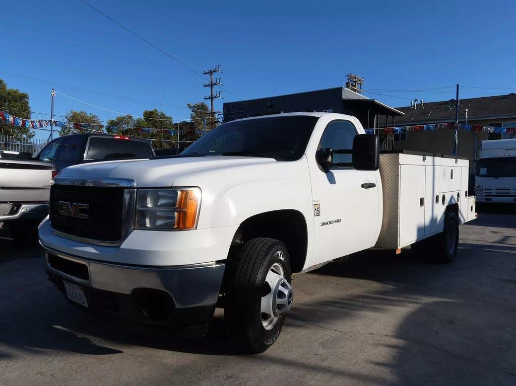 2013 GMC Sierra 3500HD Work Truck Chassis