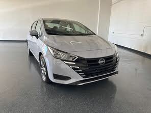 Nissan Versa SV FWD