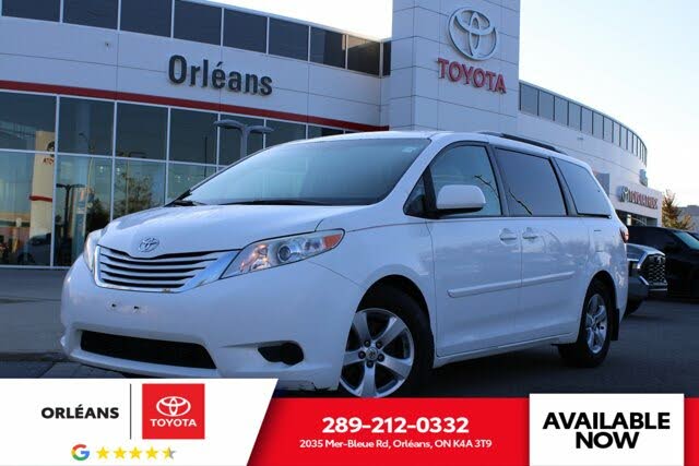 2015 Toyota Sienna LE 7-Passenger Auto Access Seat