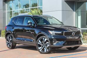 Volvo XC40 B5 Plus Bright Theme AWD