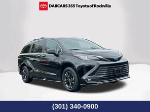 Toyota Sienna Woodland Edition 7-Passenger AWD