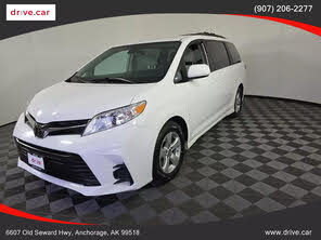 Toyota Sienna LE 7-Passenger FWD with Auto-Access Seat