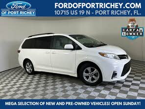 Toyota Sienna LE 7-Passenger FWD with Auto-Access Seat