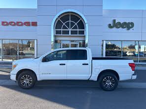 Nissan Titan SV Crew Cab 4WD